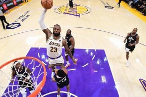 爱游戏-詹姆斯关键节点关键助攻，独行侠带队取胜！的简单介绍