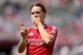 爱游戏体育-包含Ming爆冷击败拜仁，回归赛场引爆全场！的词条